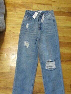 NWT RUE 21 Distressed Straight Leg Blue Jeans Size 9